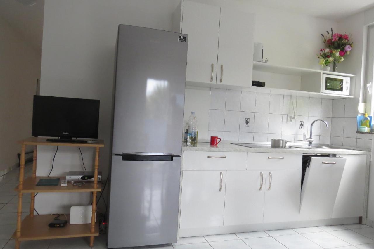 Modra Kuca Appartement Mandre Buitenkant foto