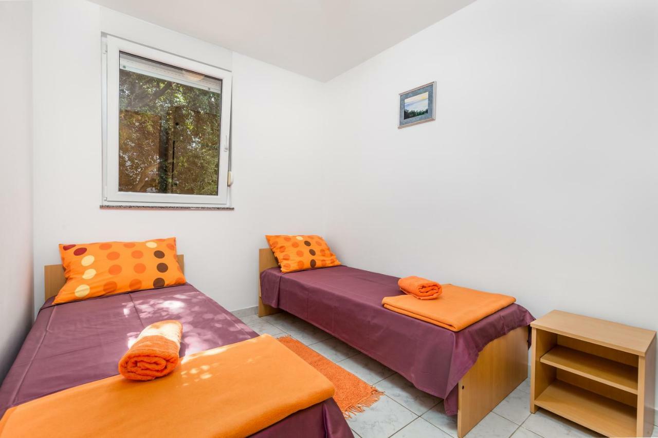 Modra Kuca Appartement Mandre Buitenkant foto